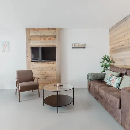 Апартаменты Magnifique Proche Du Centre *